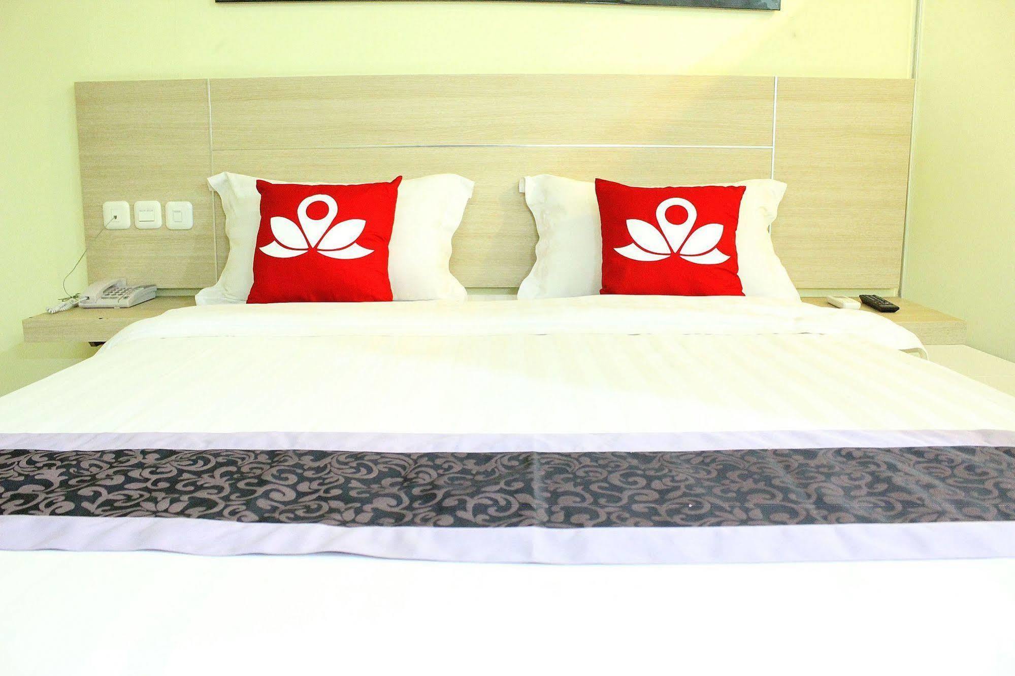 Zen Rooms Rujia Pecenongan 雅加达 外观 照片