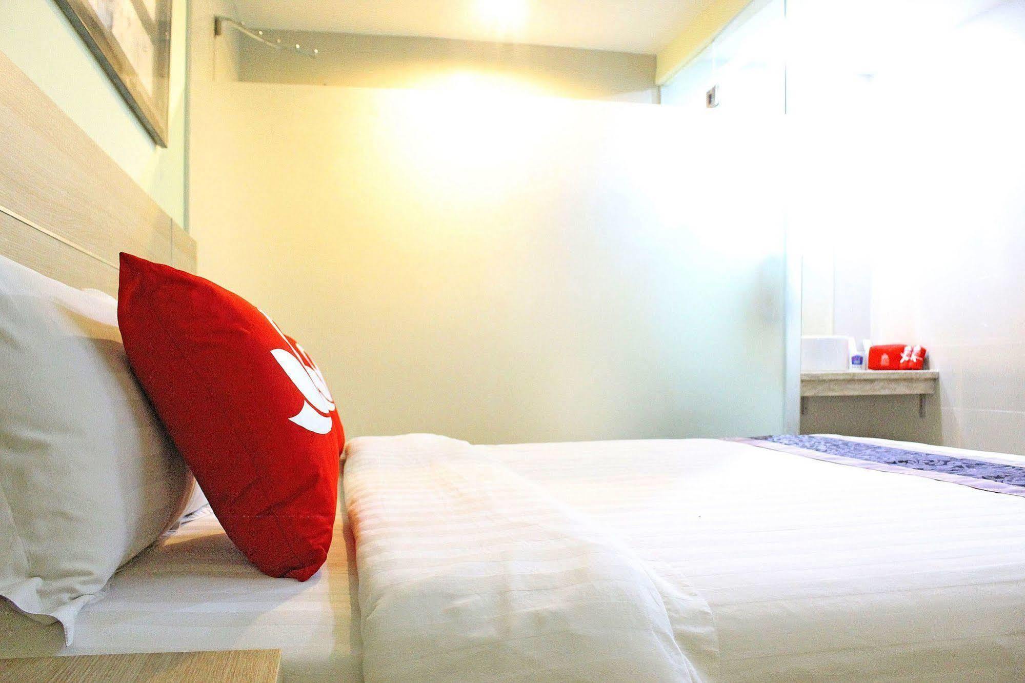 Zen Rooms Rujia Pecenongan 雅加达 外观 照片