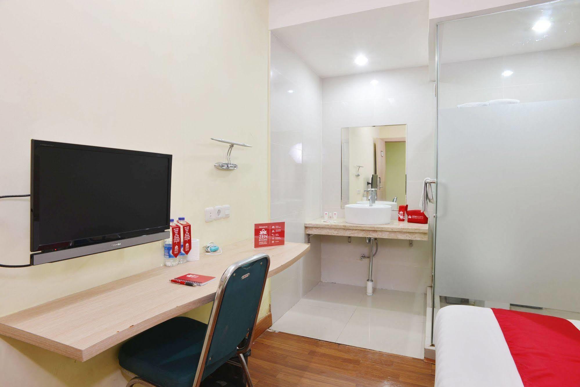 Zen Rooms Rujia Pecenongan 雅加达 外观 照片